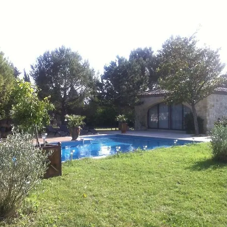 De L'olivier Au Mas Au Coeur De La Provence &spa Nyaraló